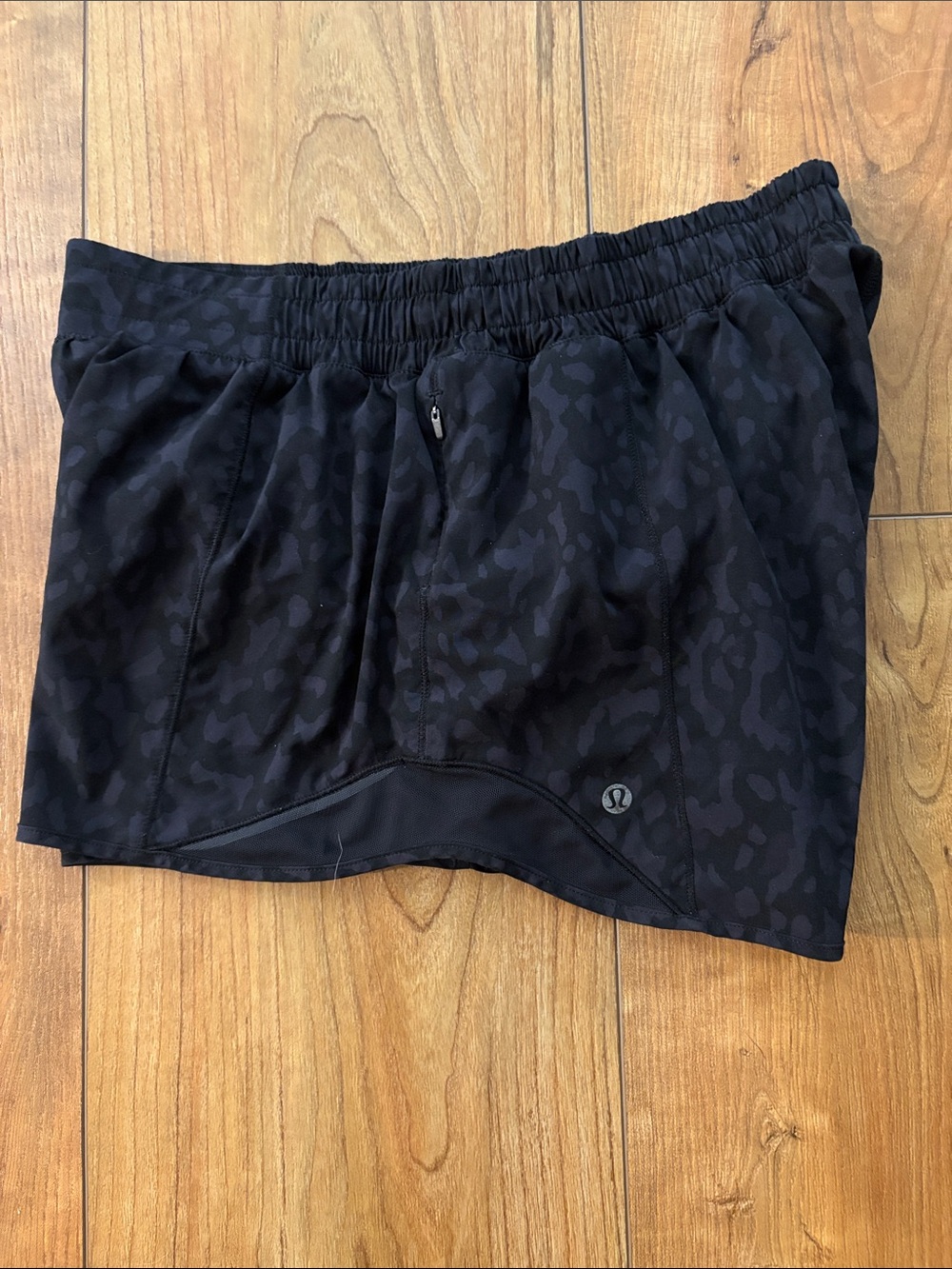 lululemon athletica Women’s Black Patterned Athletic Shorts